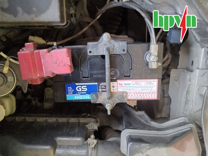 h&igrave;nh ảnh lắp đặt b&igrave;nh ắc quy gs 45ah 46b24l ch&iacute;nh h&atilde;ng