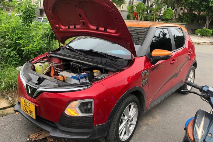 Xe chết m&aacute;y giữa đường g&acirc;y nhiều bất tiện v&agrave; gi&aacute;n đoạn cho c&ocirc;ng việc